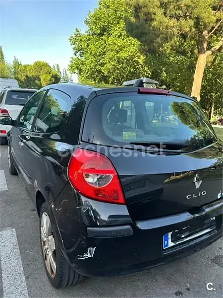 Usado Renault Clio II Expression 100 CV (73 kW) 2007 Negro Berlina