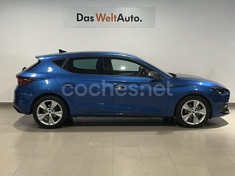 Usado Seat Leon FR 150 CV (110 kW) 2024 Azul Berlina