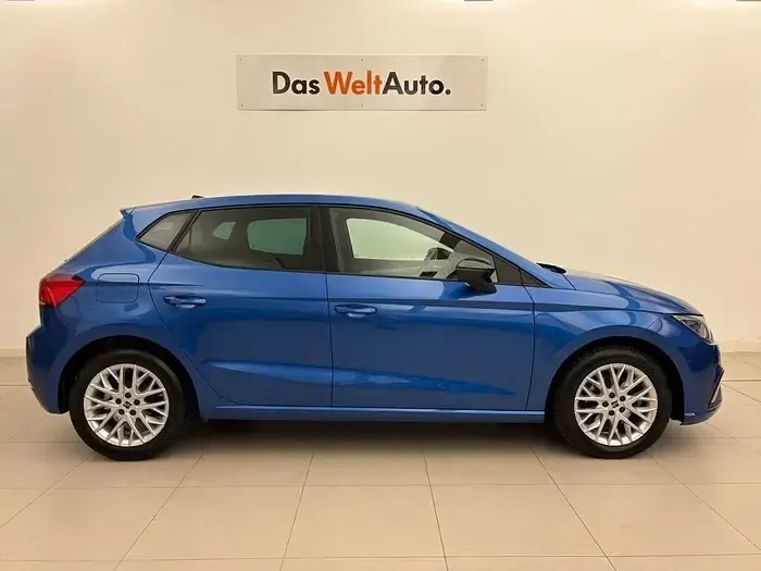 Usado Seat Ibiza FR 115 CV (84 kW) 2025 Azul Utilitario