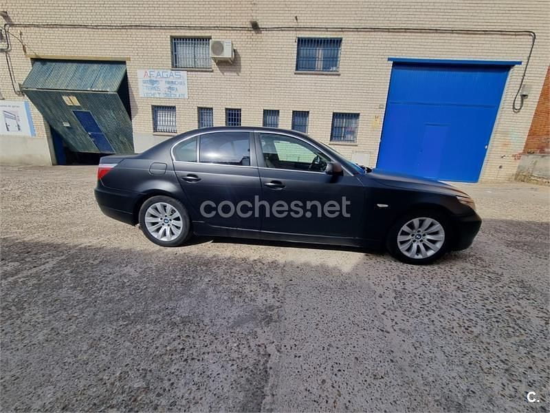 Usado BMW 520 163 CV (119 kW) 2007 Negro Berlina