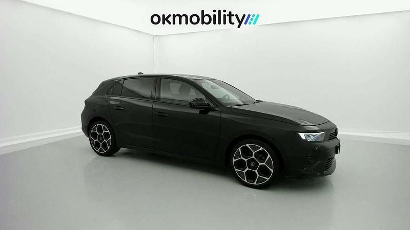 Usado Opel Astra 131 CV (96 kW) 2023 Negro Familiar