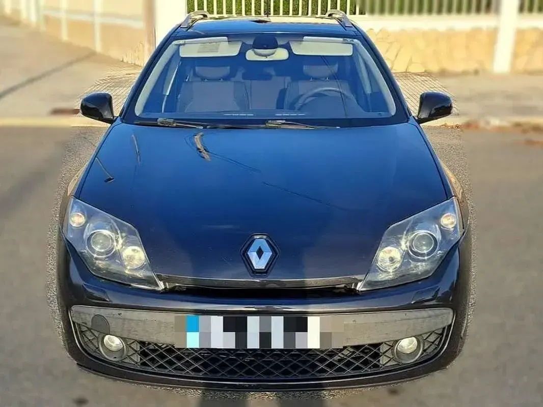 Usado Renault Laguna III GT 150 CV (110 kW) 2010 Negro Familiar
