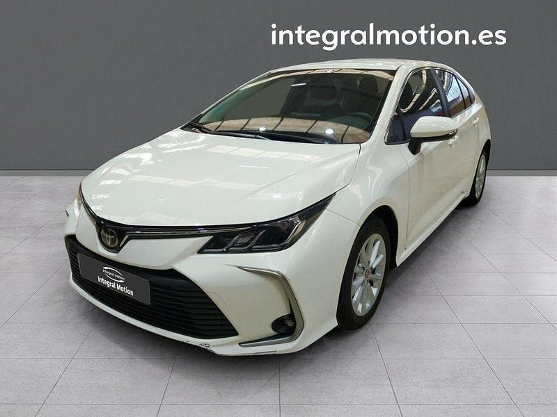 Blanco Usado 2022 Toyota Corolla Active Berlina | 20.900 € - Imagen 1/4