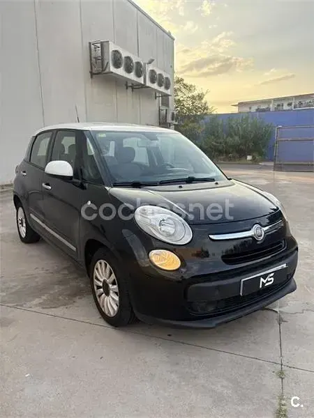 Usado Fiat 500L Lounge 85 CV (62 kW) 2013 Negro Monovolumen