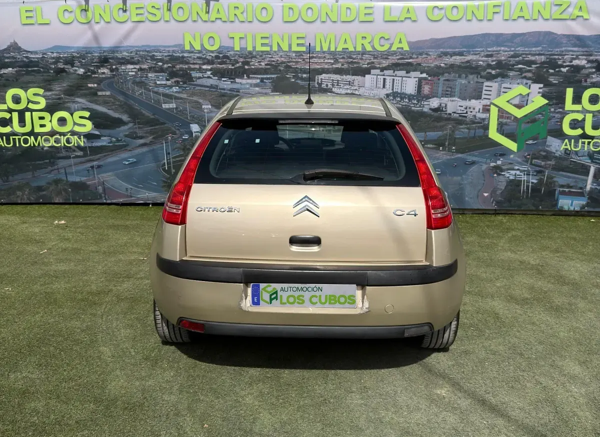 Usado Citroën C4 110 CV (80 kW) 2006 Marrón