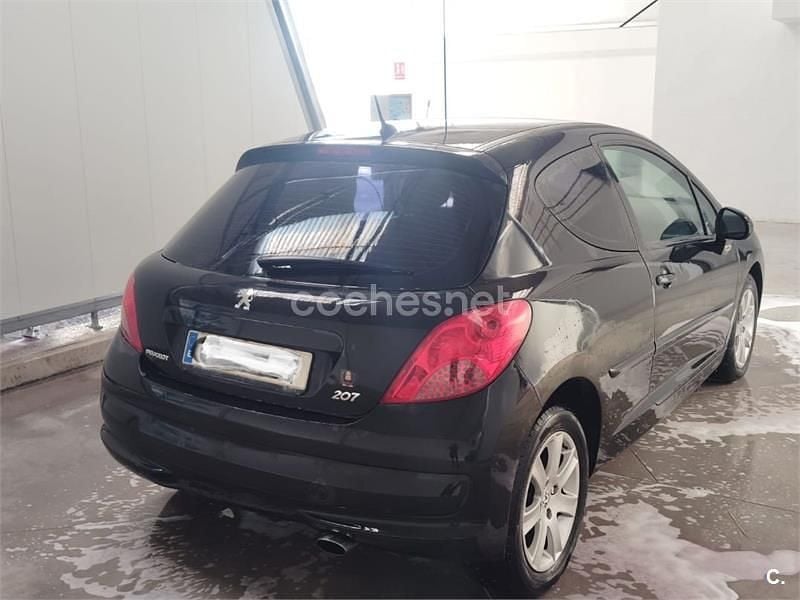 Negro Usado 2008 Peugeot 207 Premium Berlina | 4150 € (Precio justo) - Imagen 1/4