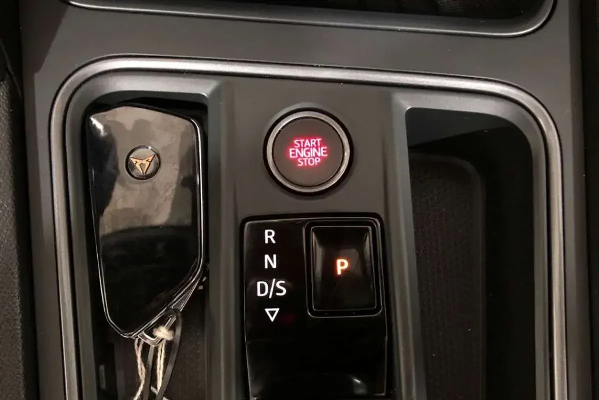 Usado Cupra Formentor 150 CV (110 kW) 2023 Gris SUV
