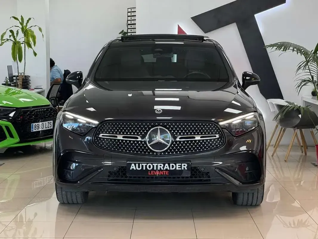 Usado Mercedes GLC300 245 CV (180 kW) 2023 Gris Coupe