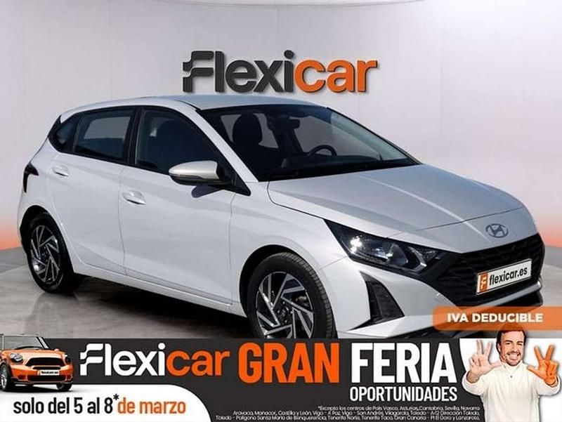 Usado Hyundai i20 84 CV (61 kW) 2024 Gris Utilitario