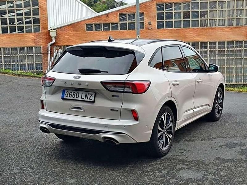 Usado Ford Kuga ST-Line 224 CV (164 kW) 2021 Blanco SUV