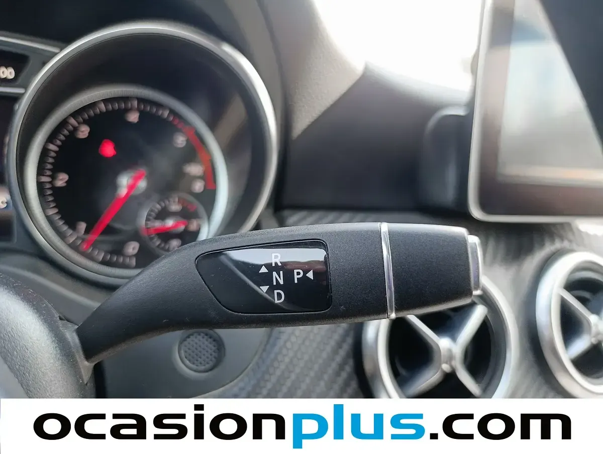 Usado Mercedes A200 AMG line 136 CV (100 kW) 2016 Blanco Utilitario