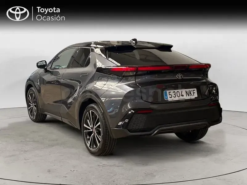 Usado Toyota C-HR 223 CV (164 kW) 2026 Gris / plata SUV