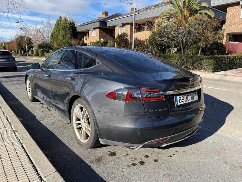 Usado Tesla Model S RWD 309 kW (421 CV) 2015 Negro Utilitario