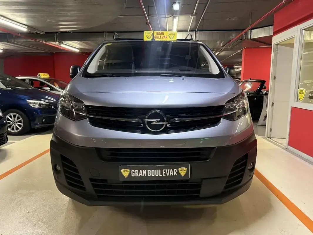 Usado Opel Vivaro 150 CV (110 kW) 2020 Gris Monovolumen