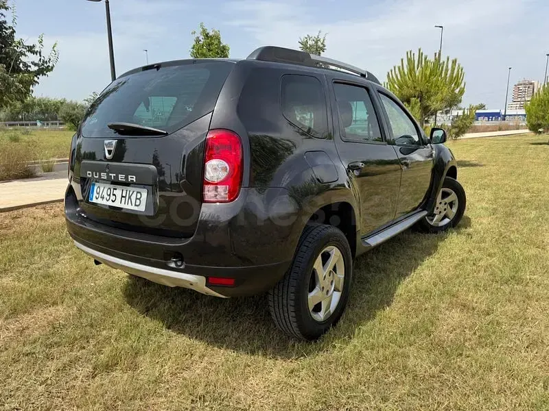 Usado Dacia Duster Ambiance 105 CV (77 kW) 2012 Negro SUV