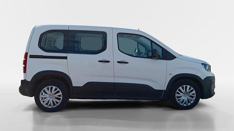 Usado Peugeot Rifter Access 100 CV (73 kW) 2020 Monovolumen