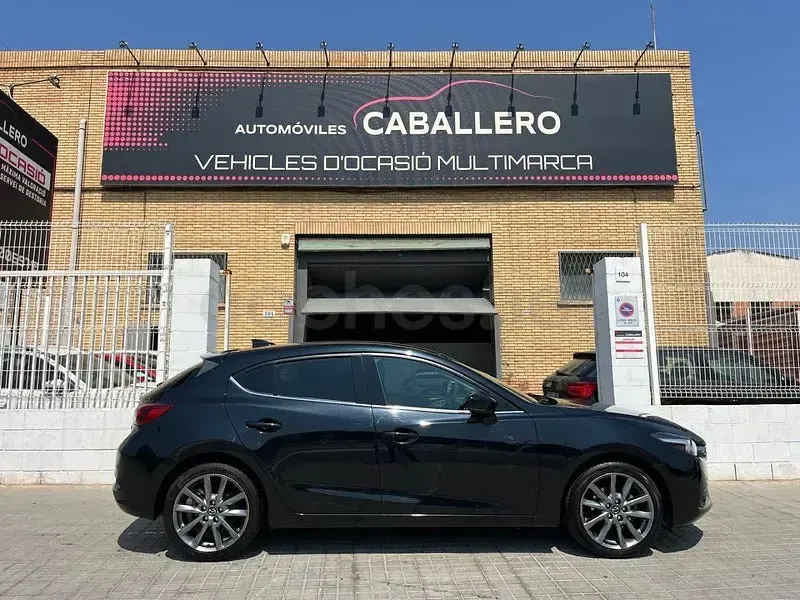 Usado Mazda 3 Edition 120 CV (88 kW) 2017 Negro Berlina