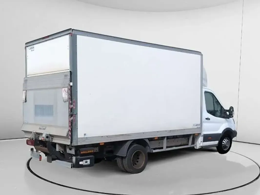 Usado Ford Transit Trend 170 CV (125 kW) 2019 Blanco Van