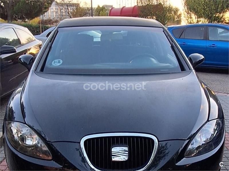 Negro Usado 2007 Seat Leon Reference Berlina | 4700 € (Precio justo) - Imagen 1/4