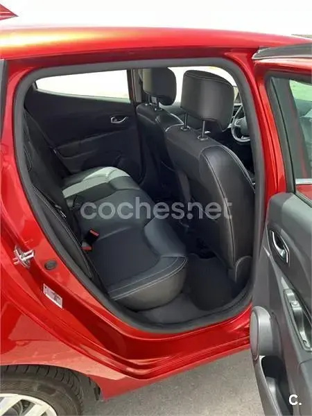 Usado Renault Clio IV Zen 90 CV (66 kW) 2018 Rojo Berlina