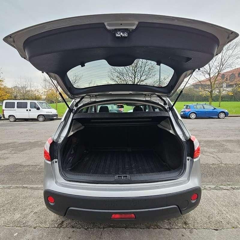 Usado Nissan Qashqai Premium Edition 105 CV (77 kW) 2010 Gris SUV