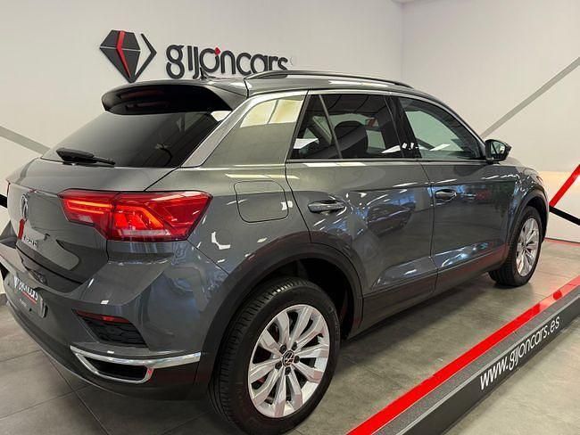 Usado VW T-Roc Advance 150 CV (110 kW) 2021 Gris / plata SUV