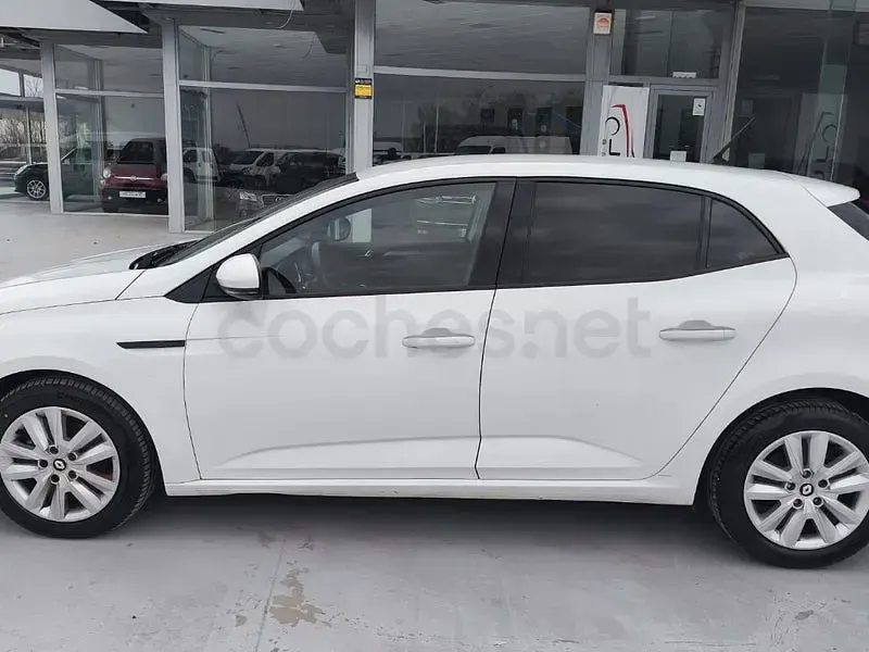 Usado Renault Mégane II Business 115 CV (84 kW) 2022 Blanco Berlina