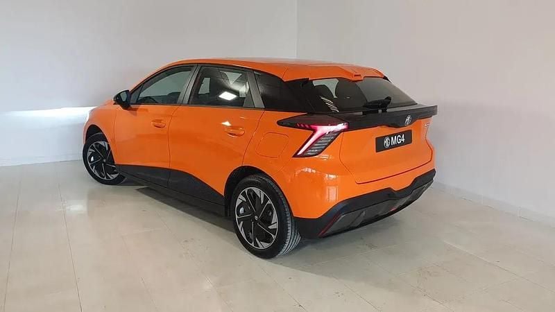 Novo MG MG5 EV 125 kW (170 HP) 2026 Laranja Carrinha