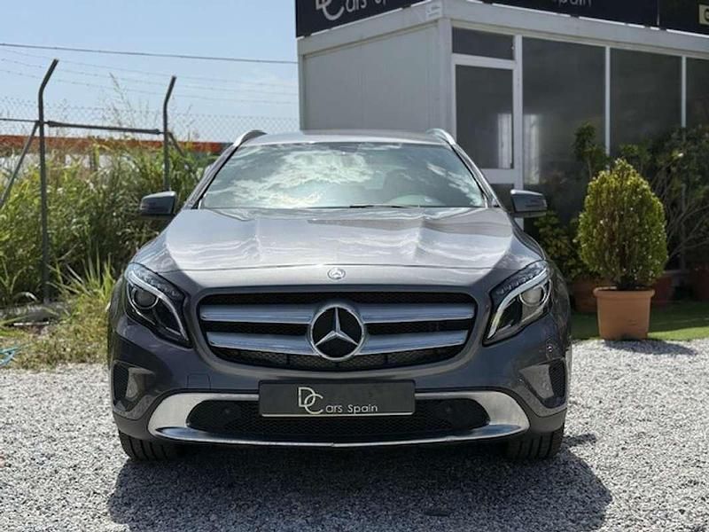 Usado Mercedes GLA200 Urban 136 CV (100 kW) 2014 Gris / plata SUV
