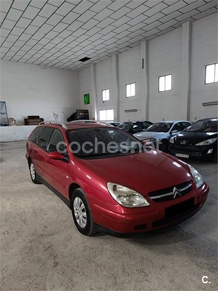 Usado Citroën C5 110 CV (80 kW) 2004 Rojo Familiar