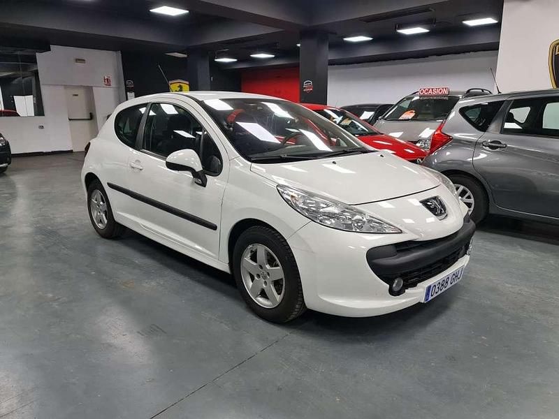 Usado Peugeot 207 Premium 109 CV (80 kW) 2008 Blanco Utilitario