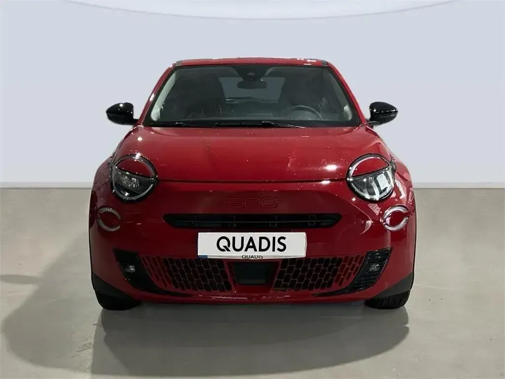 Usado Fiat 600E Red 114 kW (156 CV) 2024 Rojo SUV