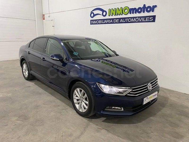 Usado VW Passat Advance 150 CV (110 kW) 2017 Azul Berlina