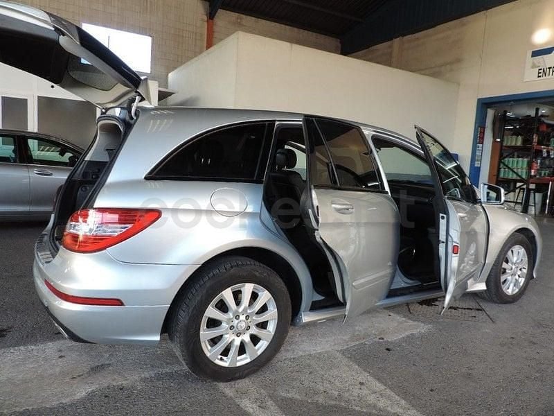 Usado Mercedes R350 265 CV (194 kW) 2012 Gris / plata Monovolumen
