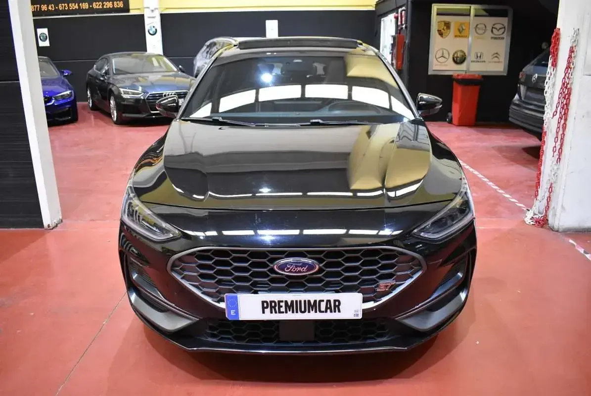 Usado Ford Focus ST 280 CV (205 kW) 2022 Negro Utilitario