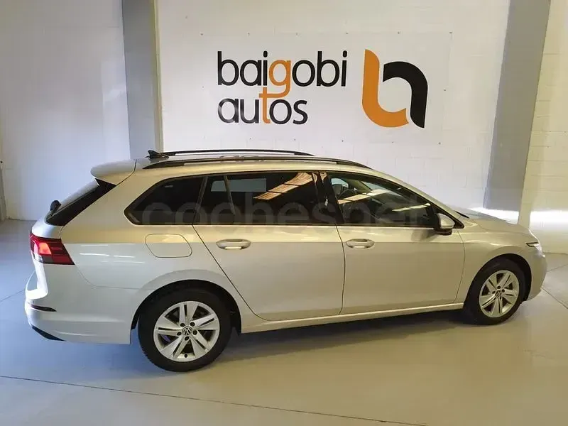 Usado VW Golf VII 115 CV (84 kW) 2021 Gris / plata Utilitario