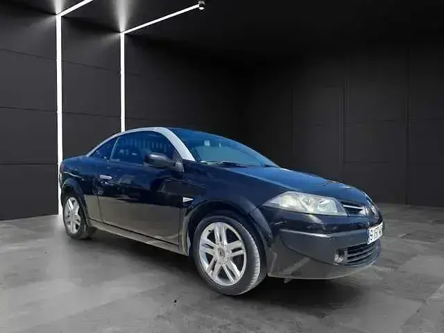 Usado Renault Mégane Cabriolet Dynamique 106 CV (77 kW) 2009 Negro Descapotable