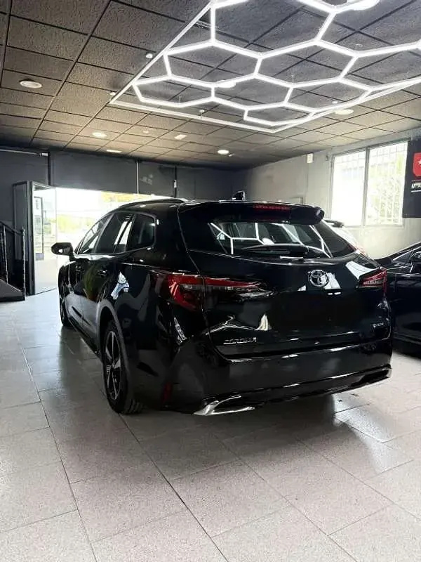 Nuevo Toyota Corolla Active 140 CV (102 kW) 2026 Negro Familiar