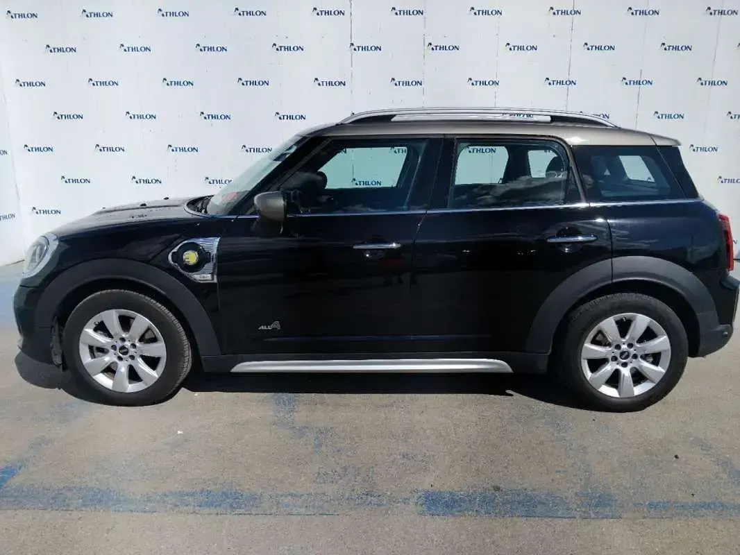 Käytetty Mini Cooper Countryman 220 HP (161 kW) 2022 Musta Katumaasturi