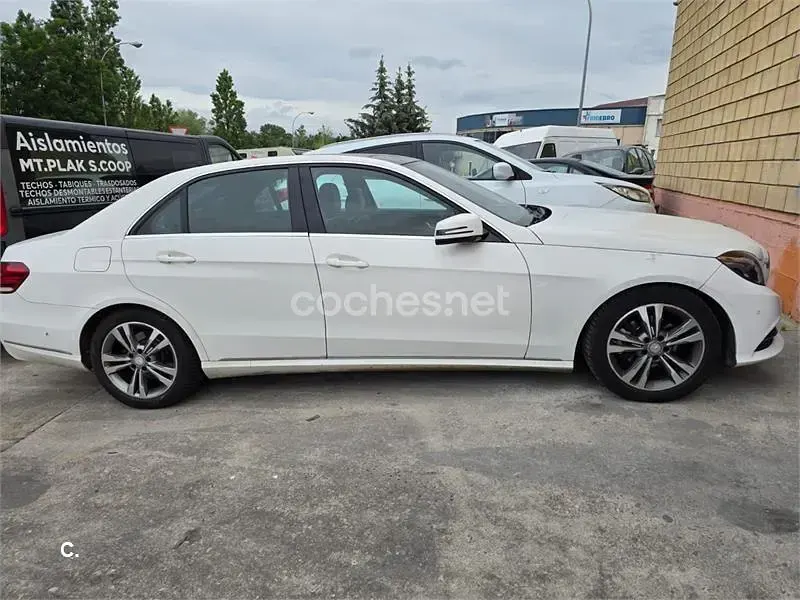 Usado Mercedes E220 Avantgarde 170 CV (125 kW) 2015 Blanco Berlina