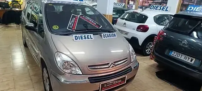 Usado Citroën Xsara Exclusive 108 CV (79 kW) 2007 Beige Monovolumen