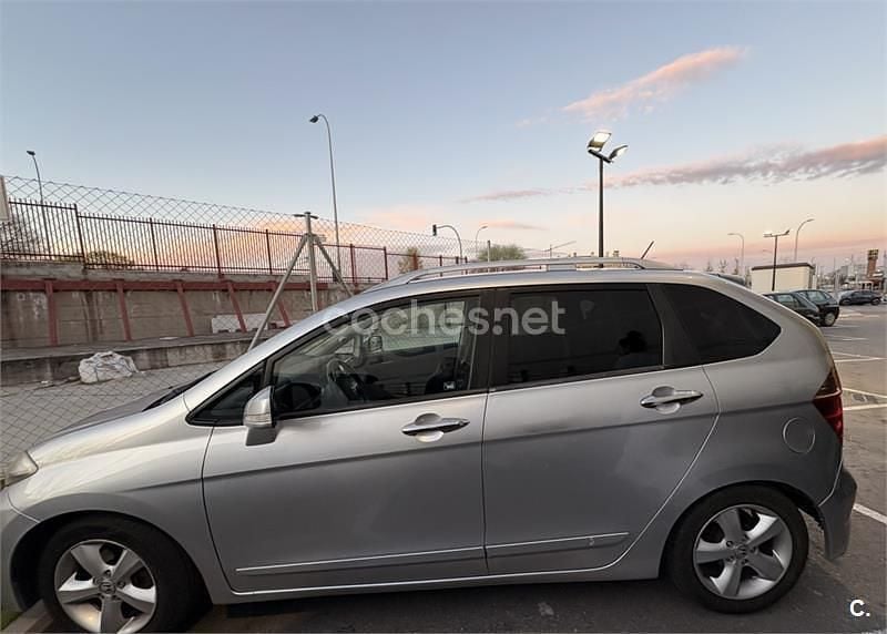 Usado Honda FR-V Executive 140 CV (102 kW) 2010 Negro Monovolumen