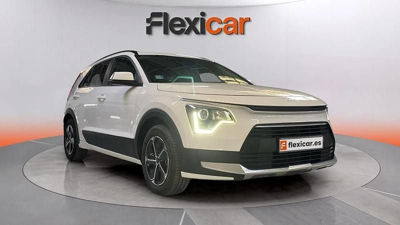 Usado Kia Niro 141 CV (103 kW) 2023 Blanco SUV