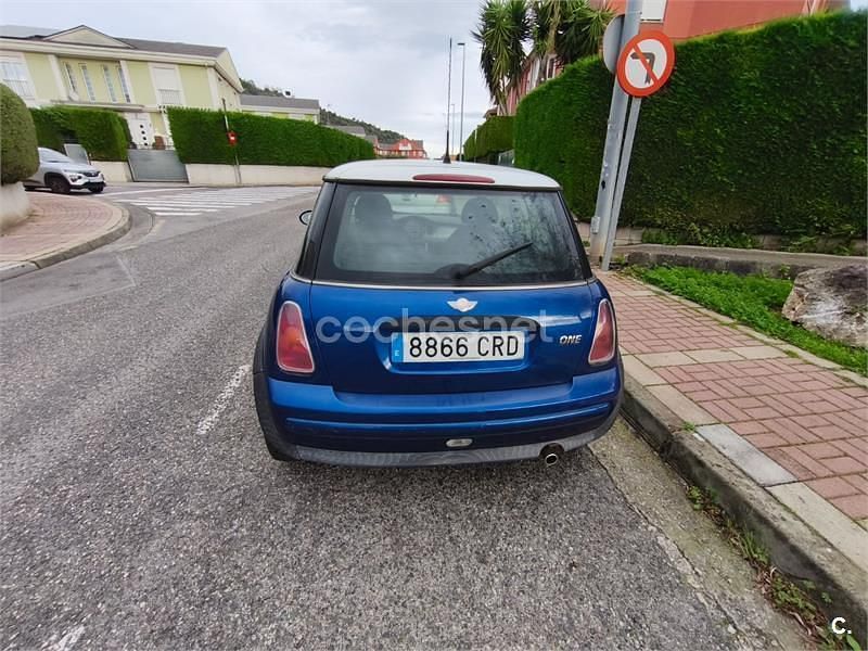 Usado Mini ONE 90 CV (66 kW) 2004 Azul Utilitario
