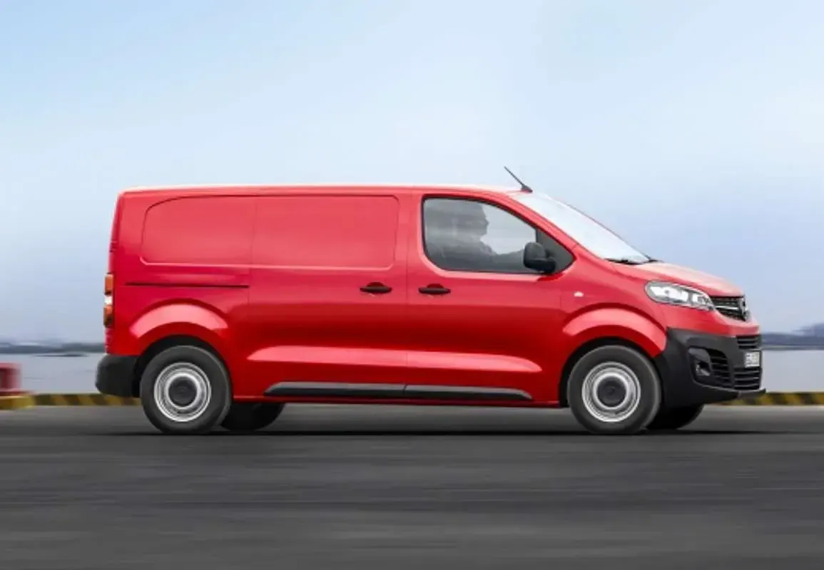 Usado Opel Vivaro 120 CV (88 kW) 2021 Blanco Monovolumen