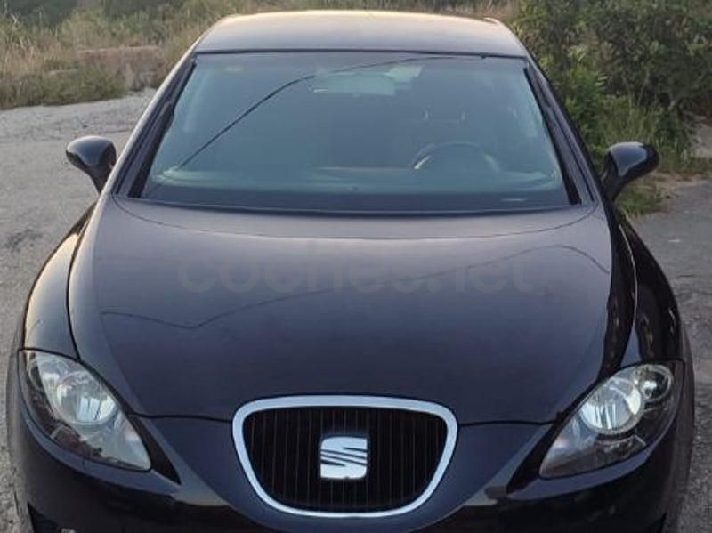 Usado Seat Leon 140 CV (102 kW) 2007 Negro Utilitario