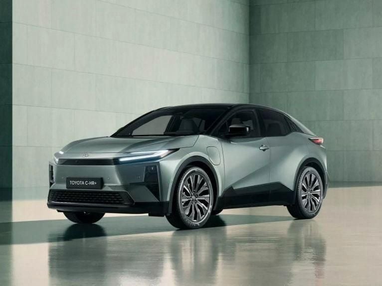 Gris Nuevo 2025 Toyota C-HR+ Advance SUV | 37.200 € - Imagen 1/4