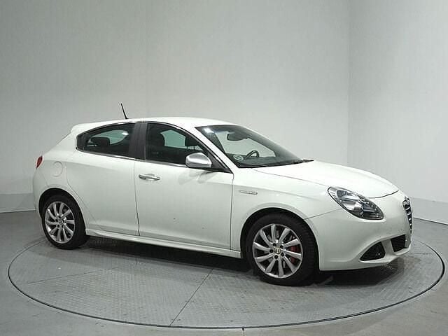 Usado Alfa Romeo Giulietta Distinctive 105 CV (77 kW) 2012 Blanco Utilitario