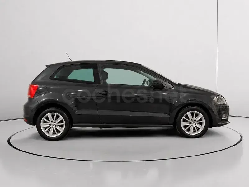 Usado VW Polo Sportline 110 CV (80 kW) 2015 Gris / plata Berlina