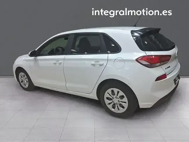 Usado Renault Captur Equilibre 89 CV (65 kW) 2023 Blanco SUV